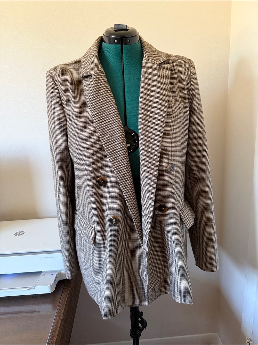 Astr Double-Breasted Plaid Blazer Jacket - Beige Brown